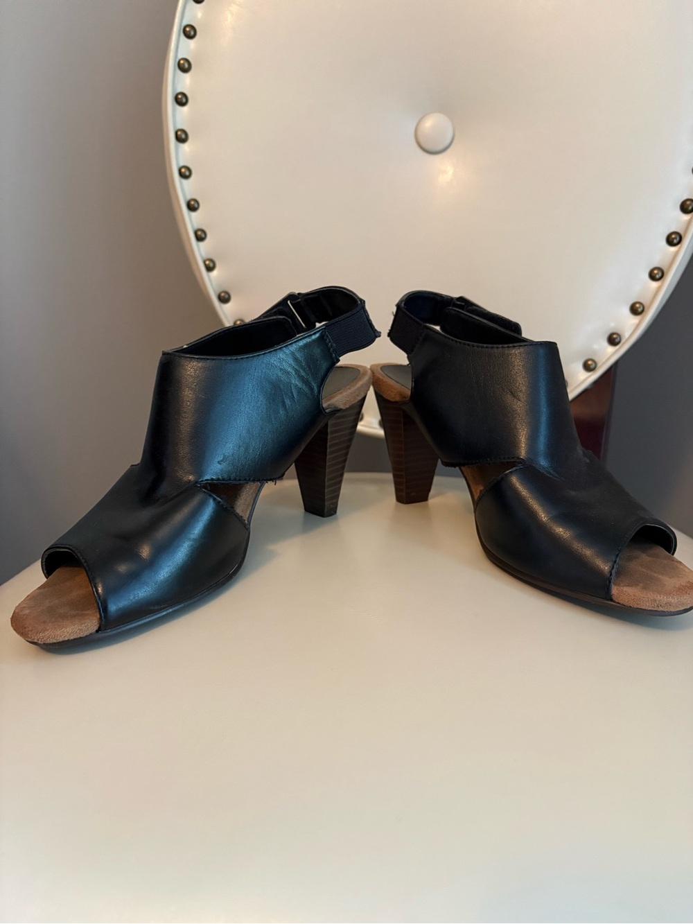 Aerosols Women’s Black Open-Toe Leather Heels